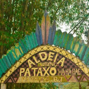 Aldeia Indígena Pataxó Com Praia e Cachoeira